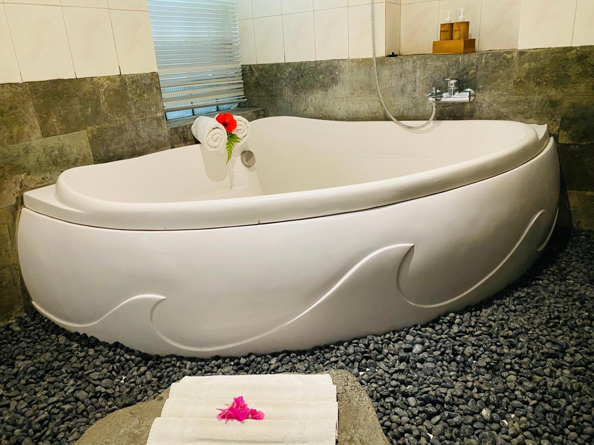 Aura Bisma Guesthouse 乌布 外观 照片