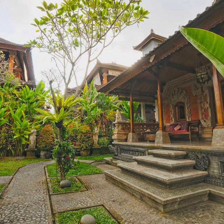 Aura Bisma Guesthouse 乌布 外观 照片